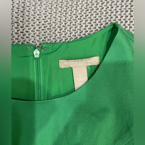 LIKE NEW Banana Republic Cotton Green Dress Size 0 - Picture 2 of 4